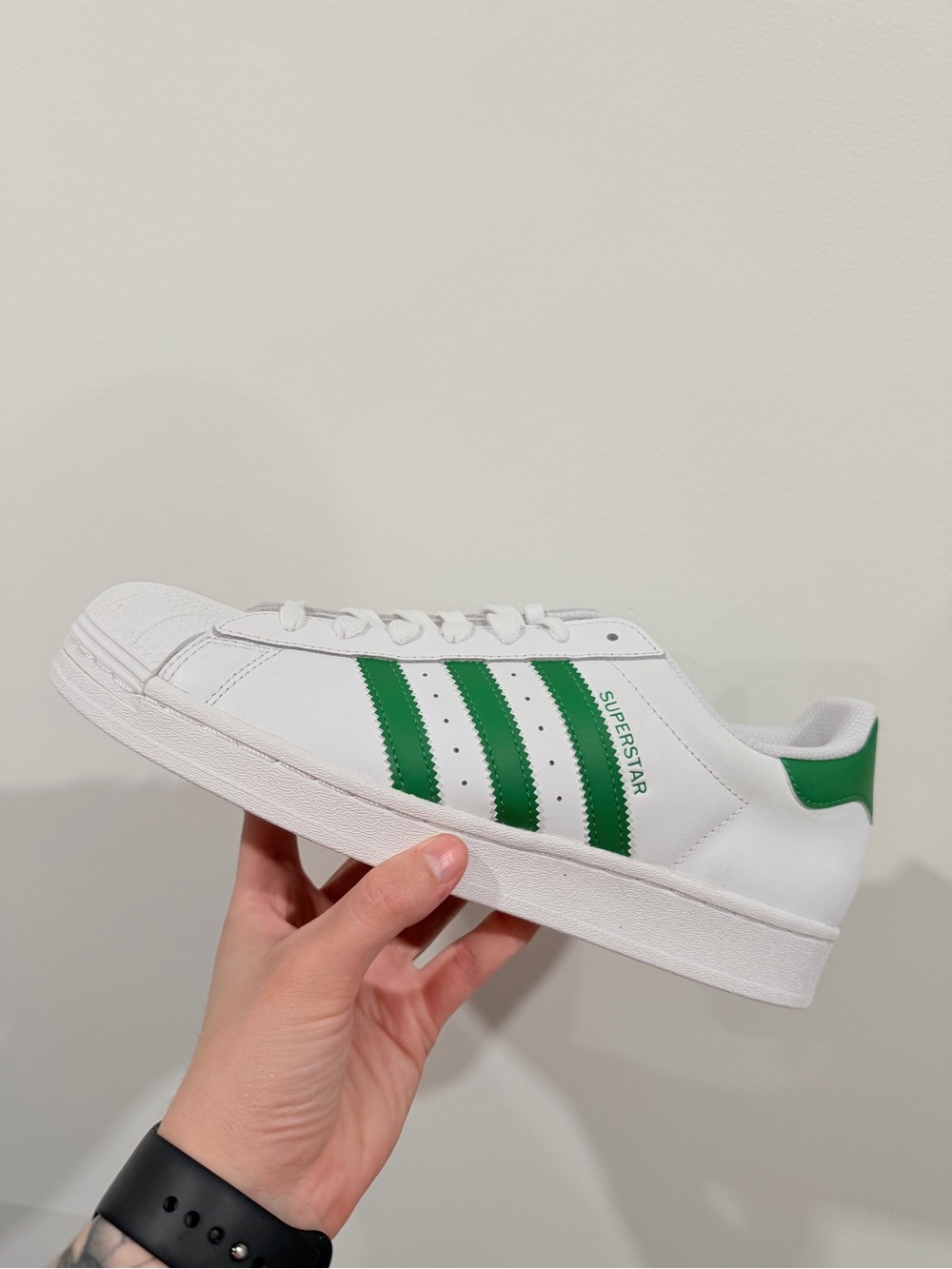 Adidas Men’s White & Green Superstar Sneakers size 8.5